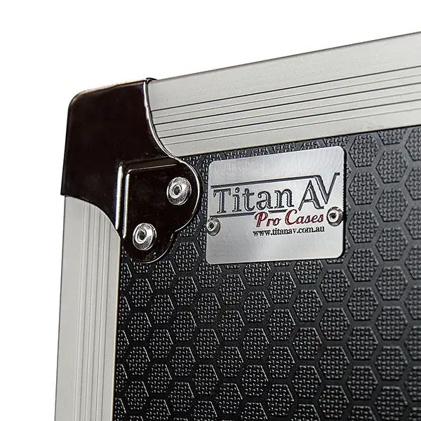 Titan AV 19" 14RU Rack Mount Road Case On Castors 6 Titan AV 19" 14RU Rack Mount Road Case On Castors - Image 4