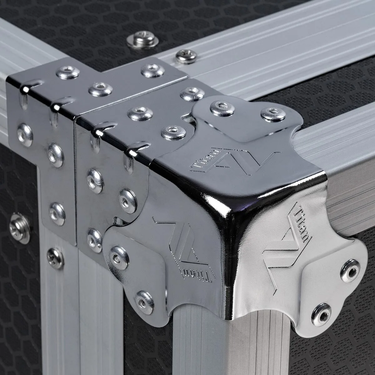 Titan AV 19" 4RU Rack Mount Road Case 12 Titan AV 19" 4RU Rack Mount Road Case - Image 10