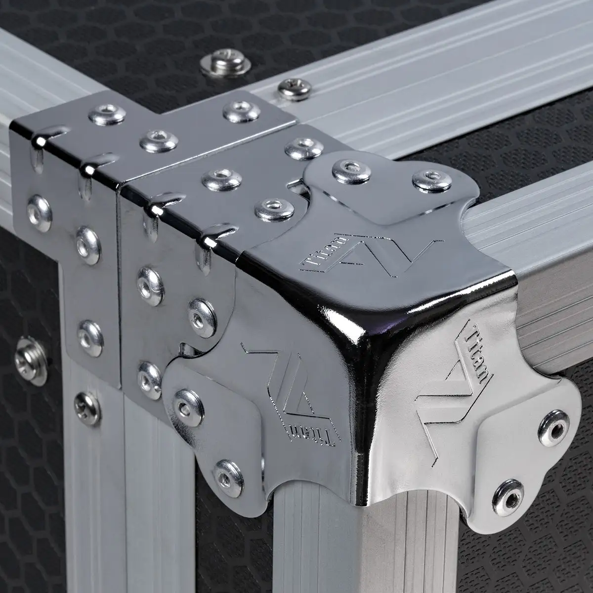 Titan AV 12RU Shock Proof Case On Castors, 550 Deep 9 Titan AV 12RU Shock Proof Case On Castors, 550 Deep - Image 7